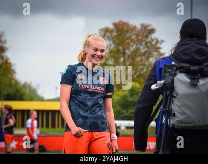 Rotterdam, Niederlande. Oktober 2024. Varkenoord, 13. Oktober 2024: Judith Roosjen nach dem Azerion Vrouwen Eredivisie Spiel zwischen Feyenoord und FC Utrecht in Rotterdam. (Arne van der Ben/SPP) Credit: SPP Sport Press Photo. /Alamy Live News Stockfoto