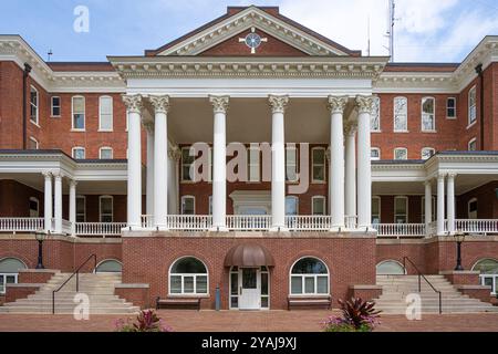 Historische Atkinson Hall auf dem Campus des Georgia College & State University in Milledgeville, Georgia. (USA) Stockfoto