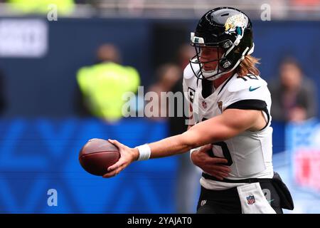 Tottenham Hotspur Stadium, London, Großbritannien. Oktober 2024. NFL UK Football, Jacksonville Jaguars gegen Chicago Bears; Jacksonville Jaguars Quarterback Trevor Lawrence (16) Credit: Action Plus Sports/Alamy Live News Stockfoto