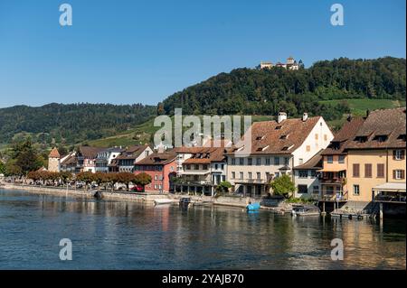 Stein am Rhein Schweiz 21. September 2024 Blick über den Rhein bis zur Hauptstadt. Stockfoto