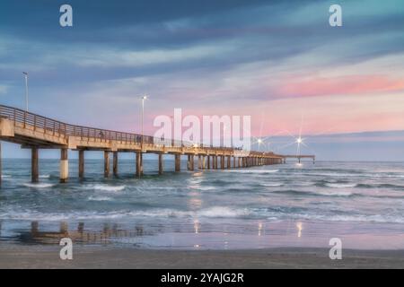 Bob Hall Pier an der Guld Coast in der Nähe von Padre Island und Corpus Chrisite, Texas Stockfoto