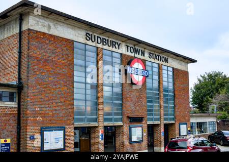 Sudbury Town Station, Borough of Brent, London, England, Großbritannien Stockfoto