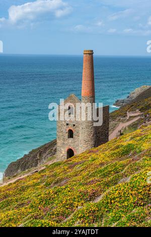 Das historische Maschinenhaus der Towanroath bei Wheal Coates, ein ehemaliger Tin Mine in der Nähe von St. Agnes Cornwall England UK Europe Stockfoto