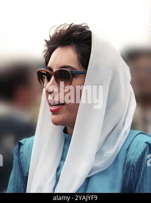 Benazir Bhutto. Porträt des ehemaligen pakistanischen Premierministers Benazir Bhutto (1953–2007) im Jahr 1989 Stockfoto