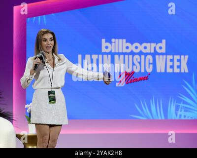 Miami, Vereinigte Staaten Von Amerika. Oktober 2024. MIAMI BEACH, FL, 14. Oktober: Begrüßungskommentare von Leila Cobo, Chief Content Officer, Latin/Español, Billboard wird am ersten Tag der Billboard Latin Music Week am 14. Oktober 2024 in Miami, Beach, Florida, gesehen. (Foto: Alberto E. Tamargo/SIPA USA) Credit: SIPA USA/Alamy Live News Stockfoto