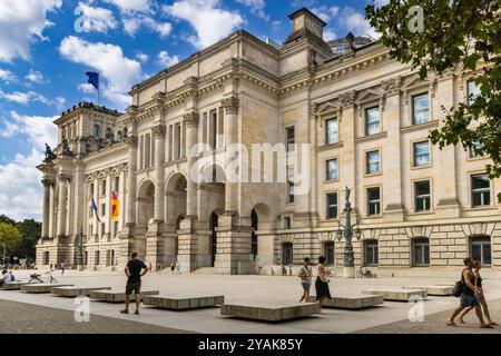 Reichstag mit Sitz des Deutschen bundestages, historisches Gebäude außen, Berlin, Deutschland Stockfoto