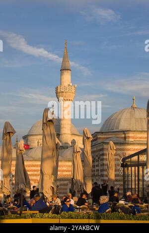 Türkiye, Türkei, Istanbul, Üsküdar, Semsi Ahmet Pasa Camii, Moschee, Menschen, Stockfoto
