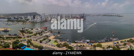 Wunderschöner Blick aus der Vogelperspektive auf das Bocagrande Hotel in der gehobenen Gegend, beliebt für seine langen Sandstrände, die von Palmen gesäumten Promenaden - Cartagena Col Stockfoto