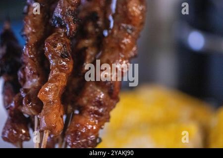 Nahaufnahme einer Ladung Satay Stockfoto