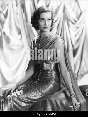 Die britische Schauspielerin VALERIE HOBSON in einem Publicity-Porträt für DIE TROMMEL 1938 Regisseur ZOLTAN KORDA Roman A.E.W. MASON Kostüm Design RENE HUBERT Foto von TUNBRIDGE Produzent ALEXANDER KORDA London Film Productions / United Artists Stockfoto