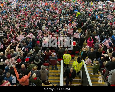 Rugby Sport Fans im Old Trafford Stadion Stockfoto