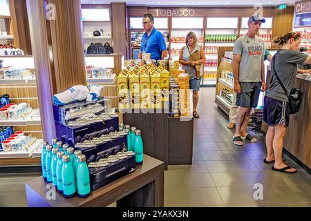 Triest Italien, Norwegian Cruise Line NCL Fluchtschiff, 10-tägige Mittelmeer-Adria-Reiseroute, im Innenraum, Passagiere Männer Frauen Paare, s Stockfoto