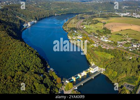 Luftbild, Hengsteysee mit RWE Koepchenwerk, Laufwasserkraftwerk Hengstey und Hengsteysee-Brücke Ost historische Sehenswürdigkeiten, Strandhaus Salitos Beach Hengsteysee, Freibad Südufer, Boele, Hagen, Ruhrgebiet, Nordrhein-Westfalen, Deutschland ACHTUNGxMINDESTHONORARx60xEURO *** Luftansicht, Hengsteysee mit RWE Koepchenwerk, Laufwasserkraftwerk Hengstey und Hengsteyseebrücke Osthistorie, Strandhaus Salitos Beach Hengsteysee, Freibad Südufer, Boele, Hagen, Ruhrgebiet, Nordrhein-Westfalen, Deutschland ATTENTIONxMINDESTHONORARx60xEURO Stockfoto