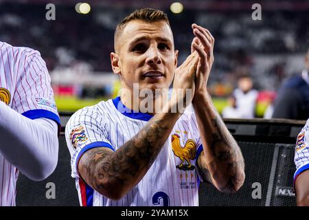 Brüssel, Belgien Oktober 2024. BRÜSSEL, BELGIEN - 14. OKTOBER: Lucas Digne aus Frankreich applaudiert während der UEFA Nations League 2024/25 League Ein Spiel der Gruppe A2 zwischen Belgien und Frankreich im King Baudouin Stadion am 14. Oktober 2024 in Brüssel. (Foto: Rene Nijhuis/MB Media) Credit: MB Media Solutions/Alamy Live News Stockfoto