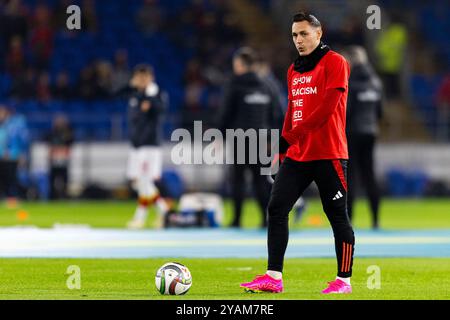 Cardiff, Großbritannien. Oktober 2024. Connor Roberts aus Wales während des Aufwärmens. Wales gegen Montenegro in der UEFA Nations League im Cardiff City Stadium am 14. Oktober 2024. Quelle: Lewis Mitchell/Alamy Live News Stockfoto