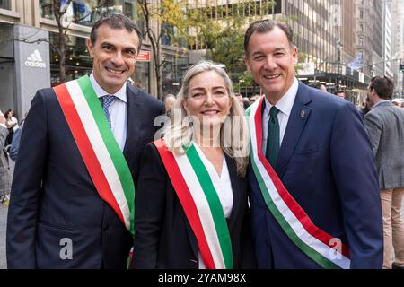 New York, New York, USA. Oktober 2024. Generalkonsul Fabrizio Di Michele, italienische Botschafterin in den USA Mariangela Zappia, Kongressabgeordneter Tom Souzzi nehmen am 14. Oktober 2024 an der jährlichen Columbus Day-Parade auf der 5th Avenue in Manhattan, New York, Teil 2024 (Foto: © Lev Radin/ZUMA Press Wire) NUR ZUR REDAKTIONELLEN VERWENDUNG! Nicht für kommerzielle ZWECKE! Quelle: ZUMA Press, Inc./Alamy Live News Stockfoto