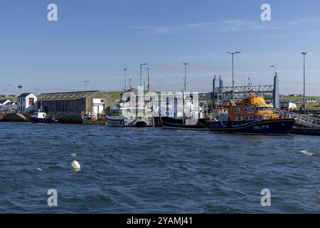 Hafen- und Hafengebäude, Stromness, Festland, Orkney, Schottland, Großbritannien Stockfoto