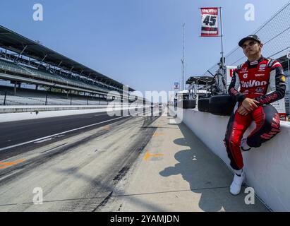 Der INDYCAR-Fahrer CHRISTIAN LUNGAARD (45) aus Hedensted, Dänemark, bereitet sich auf das Training für die Indianapols 500 auf dem Indianapolis Motor Speedway in Indiana vor Stockfoto