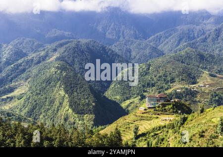 Fantastische Aussicht auf den Berg in Sapa Dorf, Vietnam, Asien Stockfoto