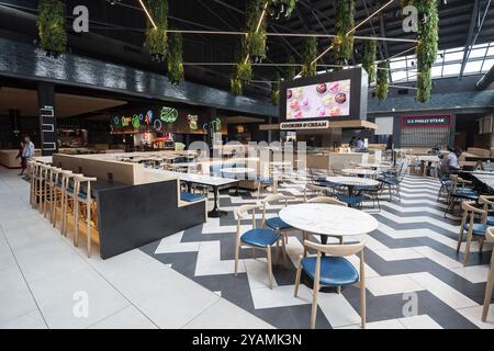 Food Court, Food Hall, Restaurants, Tribeca Mall, Einkaufszentrum, riesig, gigantisch, modern, Indischer Ozean, Insel, Mauritius, Afrika Stockfoto