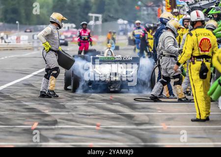 INDYCAR Series-Fahrer RINUS VEEKAY (21) aus Hoofddorp, Niederlande, bringt sein Auto während des Grand Prix von Portland Bitnile.com in Por zum Einsatz Stockfoto