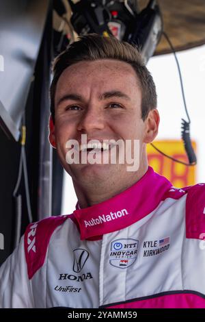 Der INDYCAR-Fahrer KYLE KIRKWOOD (27) aus Jupiter, Florida, bereitet sich auf das Training für die Indianapols 500 auf dem Indianapolis Motor Speedway in Indianapolis vor Stockfoto