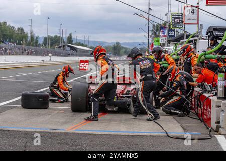 Der Fahrer der INDYCAR-Serie BENJAMIN PEDERSEN (R) (55) aus Kopenhagen, Dänemark, bringt sein Auto während des Großen Preises von Portland Bitnile.com in Dienst Stockfoto