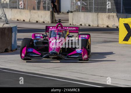 Der INDYCAR-Fahrer SIMON PAGENAUD (60) aus Montorillon, Frankreich, reist in seinem Meyer Shank Racing Honda-Fahrzeug während einer Übungseinheit für die Rennfahrer durch die Kurven Stockfoto