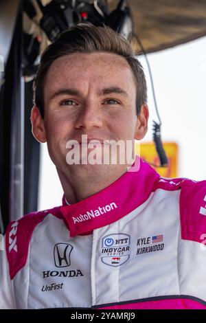 Der INDYCAR-Fahrer KYLE KIRKWOOD (27) aus Jupiter, Florida, bereitet sich auf das Training für die Indianapols 500 auf dem Indianapolis Motor Speedway in Indianapolis vor Stockfoto