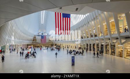 16. Januar 2023, New York, NY, USA: Im Gebäude des One World Trade Center Oculus im Westfield World Trade Center Stockfoto