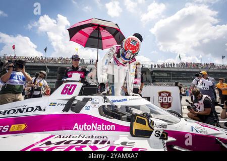 Felix Rosenqvist (60) aus Varnamo, Schweden, bereitet sich auf die Qualifikation für den 108. Lauf des Indianapolis 500 auf dem Indianapolis Motor Speedway in Speed vor Stockfoto