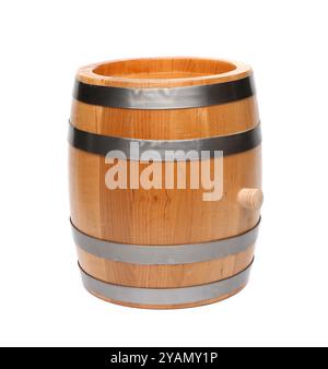 Holzfass mit vier Reifen, Nahaufnahme, weißer Hintergrund Stockfoto