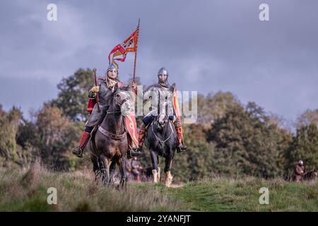 Die Kavallerie führte den Weg zur entscheidenden Schlacht von Hastings von 1066 in der Schlacht East Sussex, Großbritannien Stockfoto