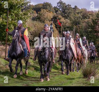 Die Kavallerie führte den Weg zur entscheidenden Schlacht von Hastings von 1066 in der Schlacht East Sussex, Großbritannien Stockfoto