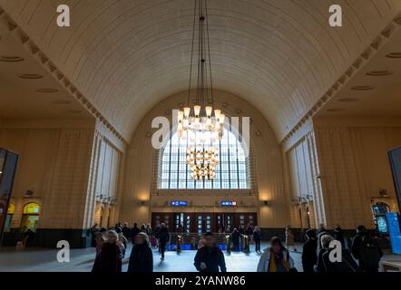 Die Eingangshalle des Hauptbahnhofs in Helsinki, Finnland Stockfoto