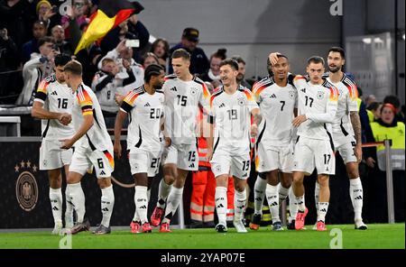 Torjubel vermeintliches 1:0 von Jamie Leweling GER (07) wurde durch VAR kassiert Serge Gnabry GER (20) Aledsandar Pavlovic GER (16) Angelo Stiller GER (19) Tim Kleindienst GER (09) Antonio Ruediger GER (02) Joshua Kimmich GER (06) Nico Schlotterbeck GER (15) Florian Wirtz GER (17) DFB LAENDERSPIEL DEUTSCHLAND GER VS NIEDERLANDE NED UEFA NATIONS LEAGUE 14.10.2024 DFL-VORSCHRIFTEN VERBIETEN DIE VERWENDUNG VON FOTOS ALS BILDSEQUENZEN UND/ODER QUASI-VIDEO Stockfoto