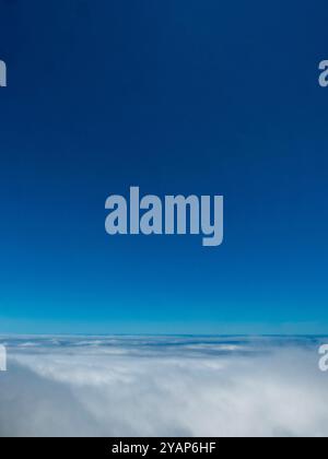 Blick vom sogenannten Feengarten auf Madeira über die Wolkendecke. Stockfoto