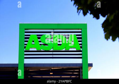 ASDA-Ladenschild, Barry, Vale of Glamorgan, Südwales. Stockfoto