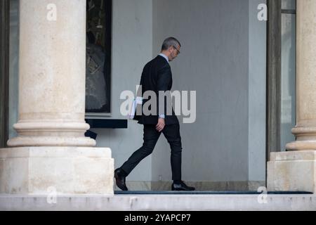 Paris, Frankreich. Oktober 2024. Alexis Kohler nach der wöchentlichen Kabinettssitzung im Elysee-Palast in Paris am 15. Oktober 2024. Foto: Eliot Blondet/ABACAPRESS. COM Credit: Abaca Press/Alamy Live News Stockfoto