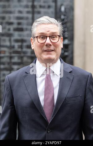 London, England, Großbritannien. Oktober 2024. Premierminister Keir Starmer vor der Downing Street 10. (Kreditbild: © Thomas Krych/ZUMA Press Wire) NUR REDAKTIONELLE VERWENDUNG! Nicht für kommerzielle ZWECKE! Stockfoto