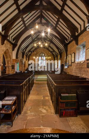 Das Innere der St. Michael's Church aus dem 14. Jahrhundert Shotwick the Wirral Cheshire in der Diözese Chester, Stockfoto