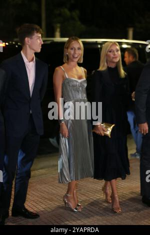 Prinzessin Maria-Olympia von Griechenland und Dänemark mit ihrer Mutter und ihren Brüdern. Ankunft vor der Hochzeit im byzantinischen Museum in Athen. Stockfoto