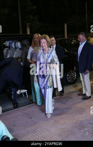 Königin Sofia von Spanien mit ihrer Familie. Ankunft vor der Hochzeit im byzantinischen Museum in Athen. Stockfoto