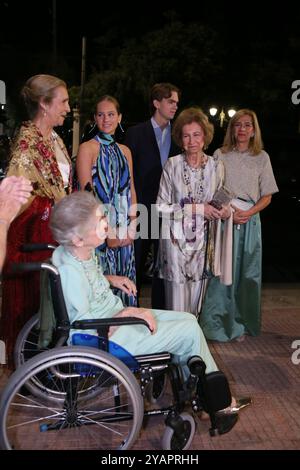 Königin Sofia von Spanien mit ihrer Familie. Ankunft vor der Hochzeit im byzantinischen Museum in Athen. Stockfoto