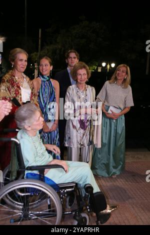 Königin Sofia von Spanien mit ihrer Familie. Ankunft vor der Hochzeit im byzantinischen Museum in Athen. Stockfoto