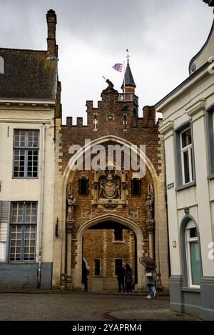 Eingangsportal zum Palast der Herren von Gruuthuse in Brügge, Belgien, heute das Gruuthusemuseum. Stockfoto