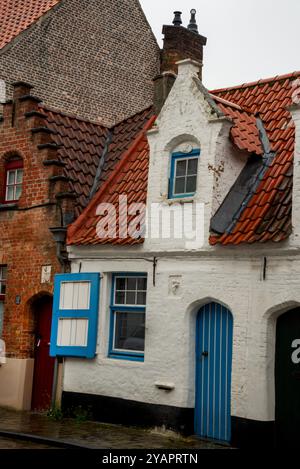 Godshuisenn oder Almshouses in der Westmeers Street in Brügge, Belgien. Stockfoto