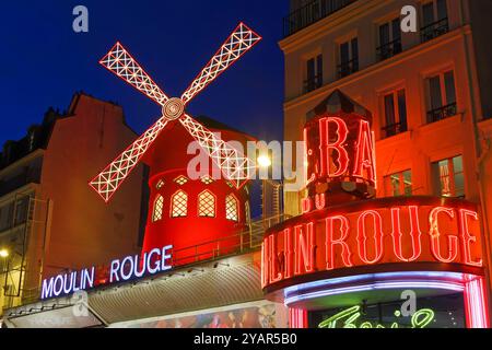 Paris, Frankreich. Oktober 2024. Das Kabarett Moulin Rouge am 11. Oktober 2024 in Pigalle, Paris, Frankreich. Quelle: Gerard Crossay/Alamy Stock Photo Stockfoto