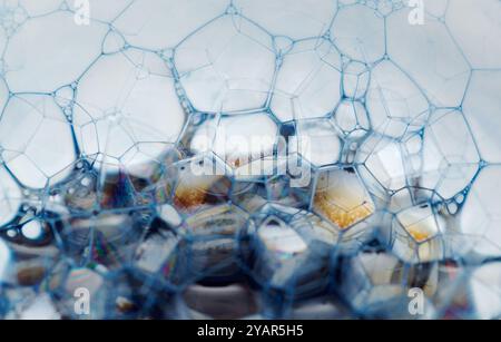 Abstrakter Hintergrund mit einer Masse von Seifenblasen mit irisierenden Oberflächen Stockfoto