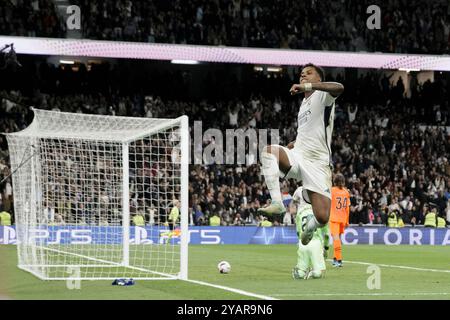MADRID, SPANIEN - 11. November: Rodrygo Goes of Real Madrid feiert ein Tor während des Spiels der La liga 2023/24 zwischen Real Madrid und Valencia in Sant Stockfoto